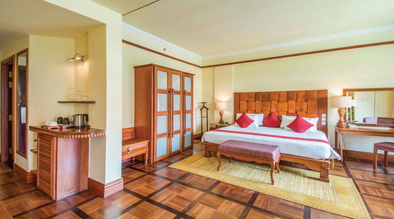 Sokha Angkor Resort Siem Reap Bagian luar foto