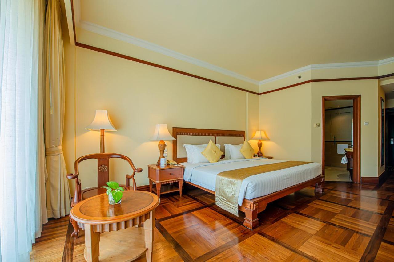 Sokha Angkor Resort Siem Reap Bagian luar foto