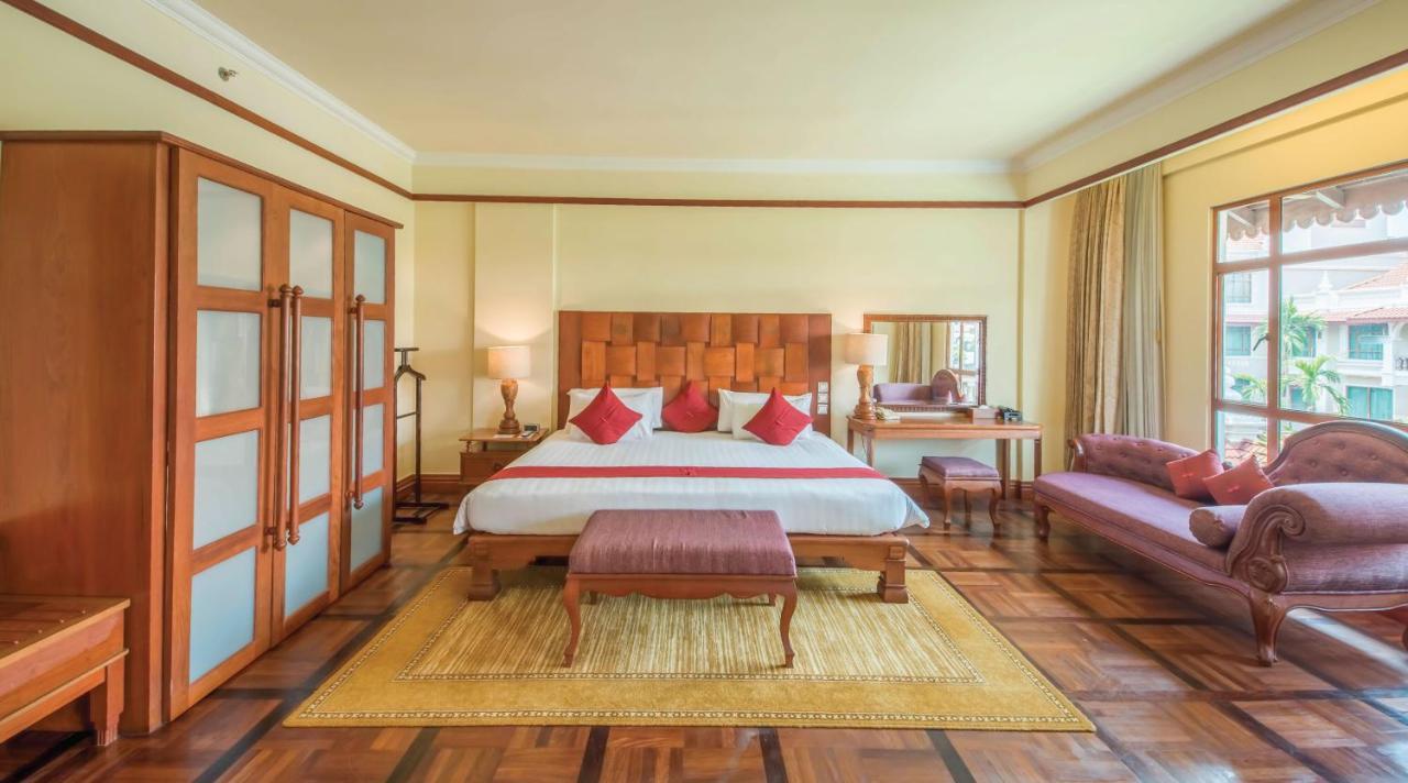 Sokha Angkor Resort Siem Reap Bagian luar foto